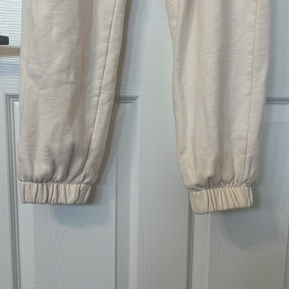 Brandy Melville Cream Sweatpants - Picture 4 of 5